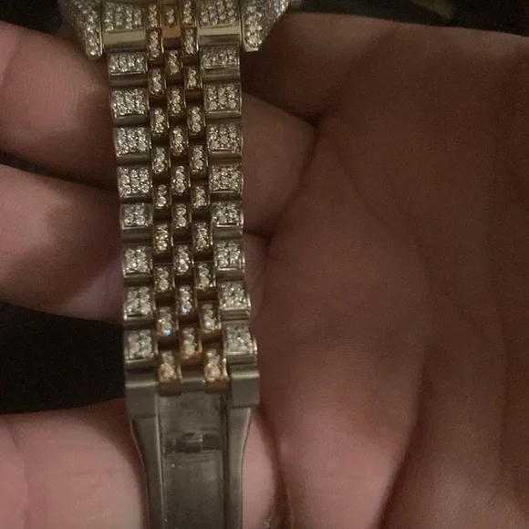 Elegant Silver and Gold Watch moissionaite - Picture 3 of 7